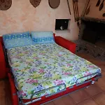 Nyaraló Anna *